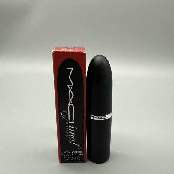 MAC Cosmetics Captive Audience Matte Lipstick - Full size - Picture 2 of 3